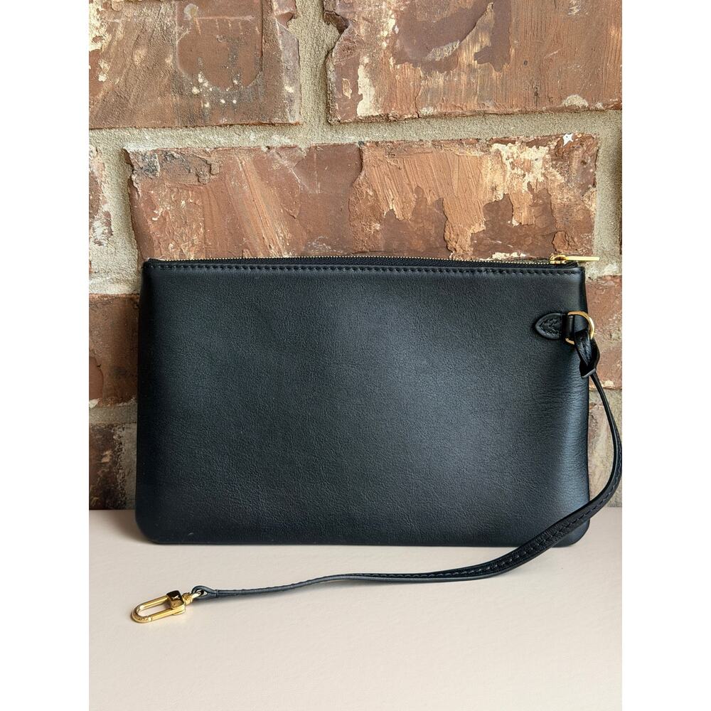 Louis Vuitton Coussin Hobo Monogram Embossed Lambskin MM Black 28169 - Picture 11 of 16